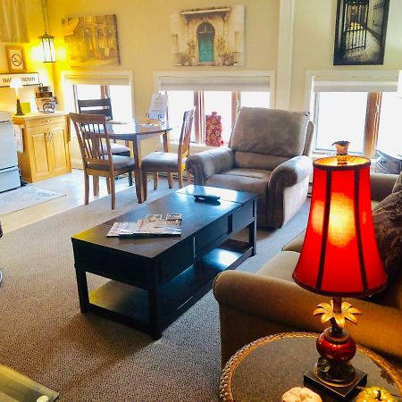 Galena Penthouse Overlooking Main Street With Free Off Street Parking 外观 照片